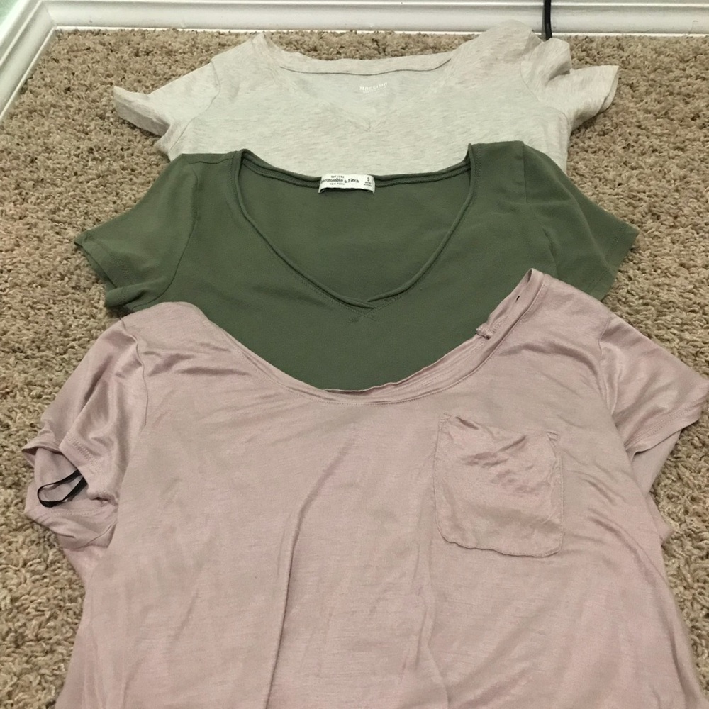 SOLD basic t shirt bundle